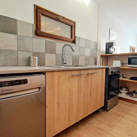 Mazet En Provence Pour 4, Piscine Chauffee Privee, Jardin Clos Prive, Barbecue, Chiens Admis Sainte-Jalle Eksteriør bilde